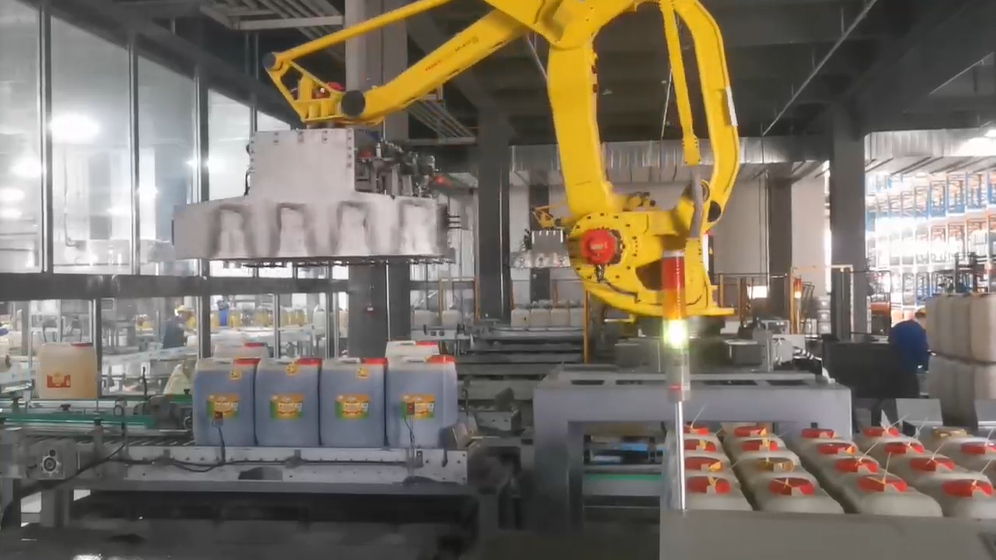 大桶产品机器人码垛